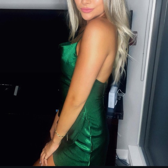 Green satin effect dress - Picture 8 of 8